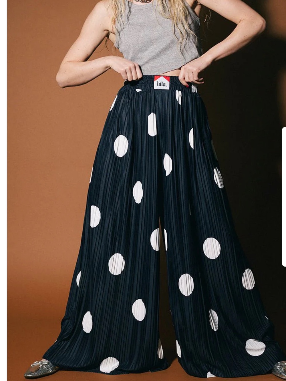 Dressed in lala Total Knock Out Pleated Boxer Pants in Polka Dot, S XL - Picture 2 of 5